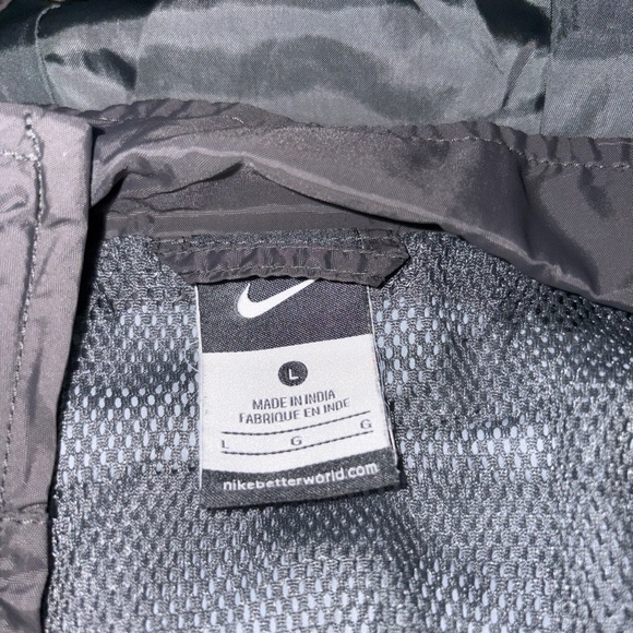 Nike Men's Black Windbreaker Jacket - Picture 3 of 8